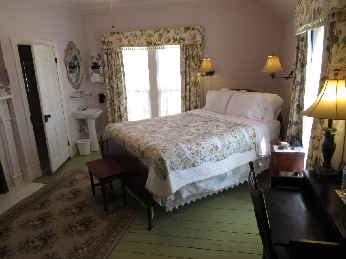 Carrier Houses Bed & Breakfast Rutherfordton Exteriör bild
