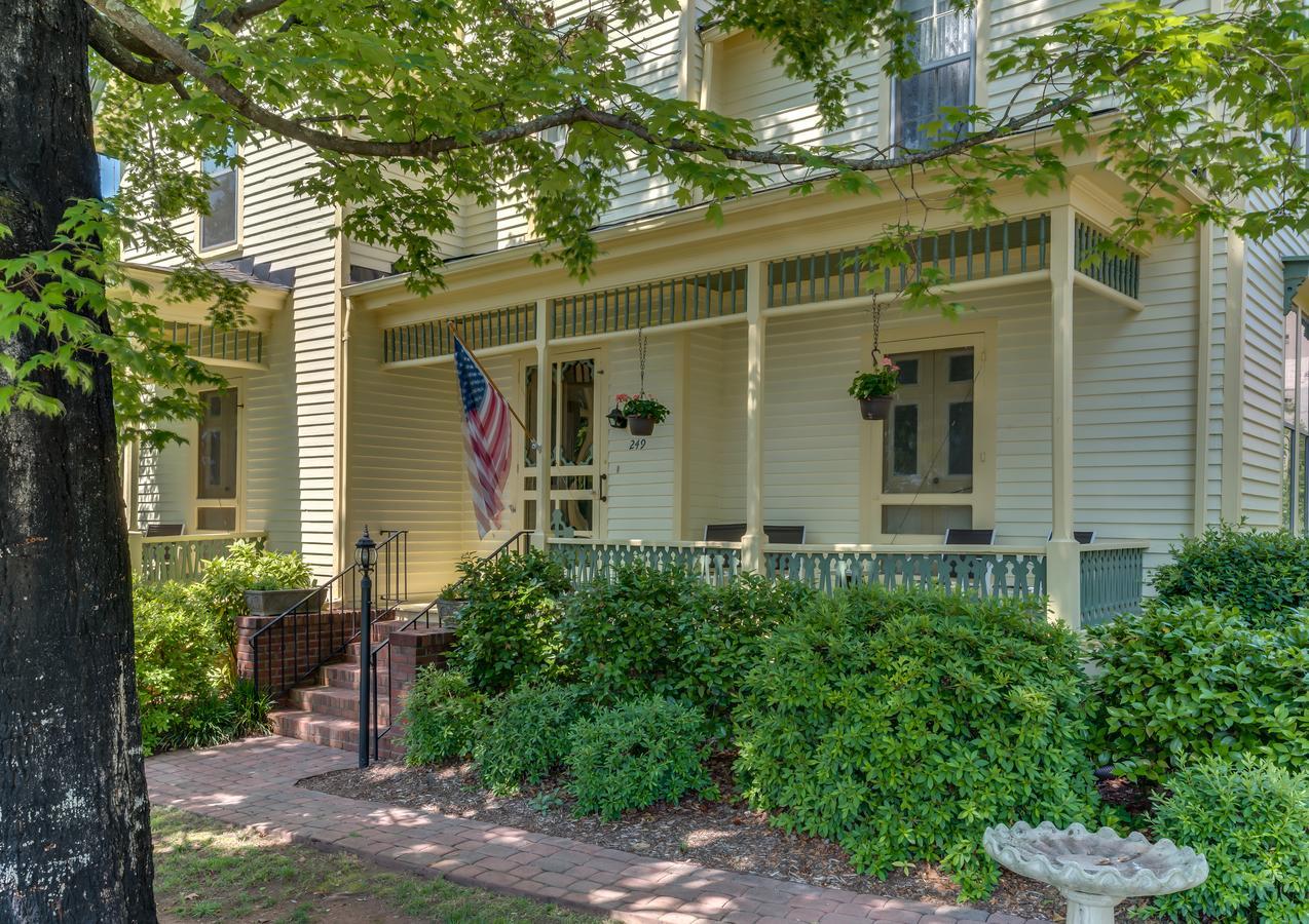 Carrier Houses Bed & Breakfast Rutherfordton Exteriör bild