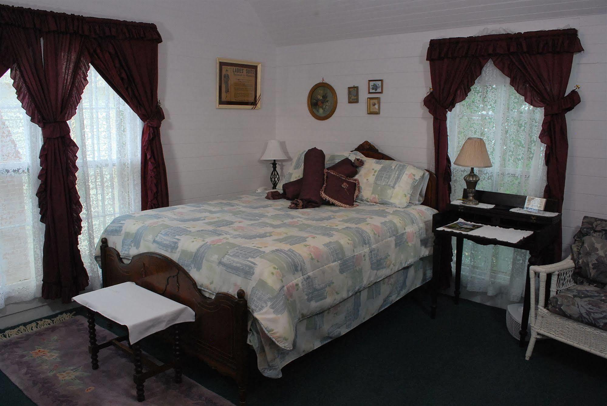 Carrier Houses Bed & Breakfast Rutherfordton Exteriör bild